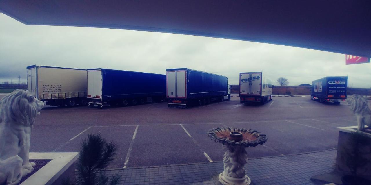Hotel Ria De Vigo "Tierra De Campos" Becilla de Valderaduey Exteriör bild